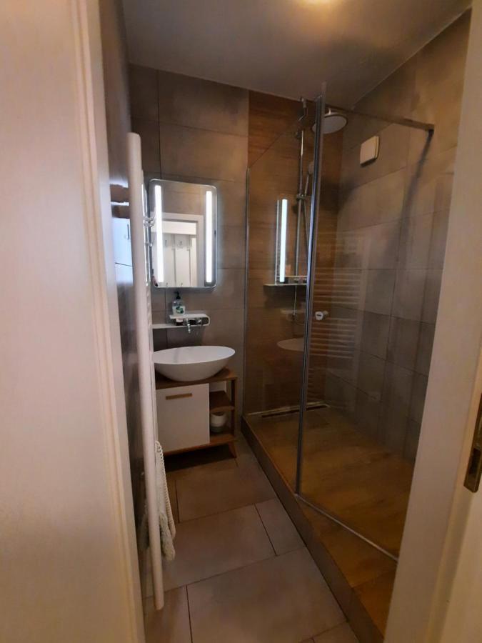 Apartment Klimka With Balcony, Free Wifi And Free Parking Братислава Екстериор снимка
