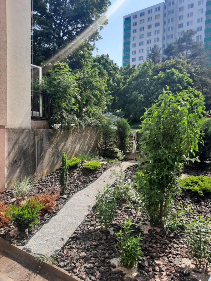 Apartment Klimka With Balcony, Free Wifi And Free Parking Братислава Екстериор снимка