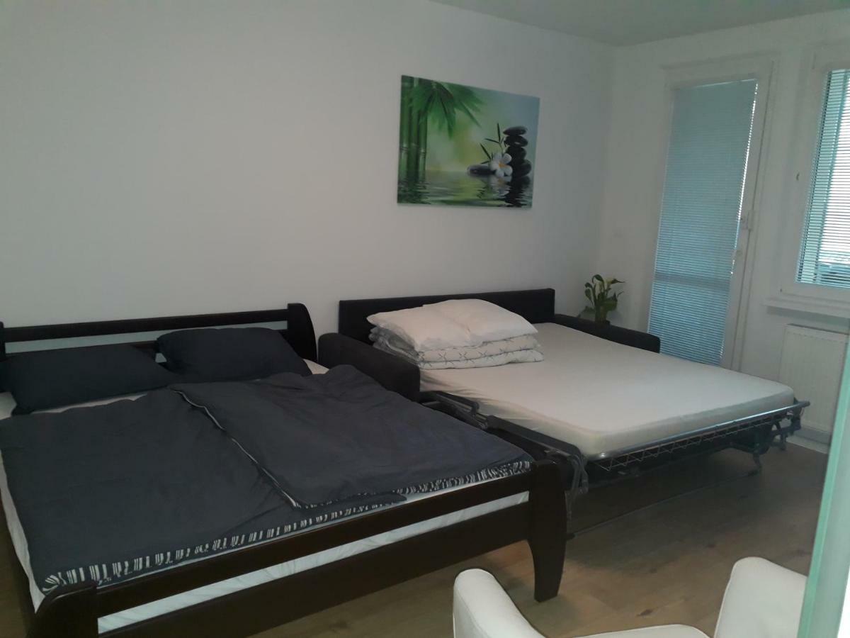 Apartment Klimka With Balcony, Free Wifi And Free Parking Братислава Екстериор снимка